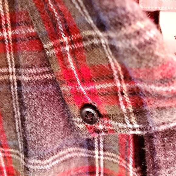 LL Bean Men's Grey & Red Plaid Flannel Shirt size Medium - Picture 4 of 9